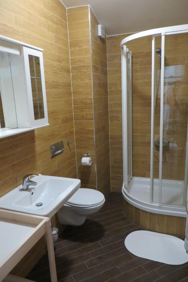 Mungos Apartment 策萨利卡 外观 照片