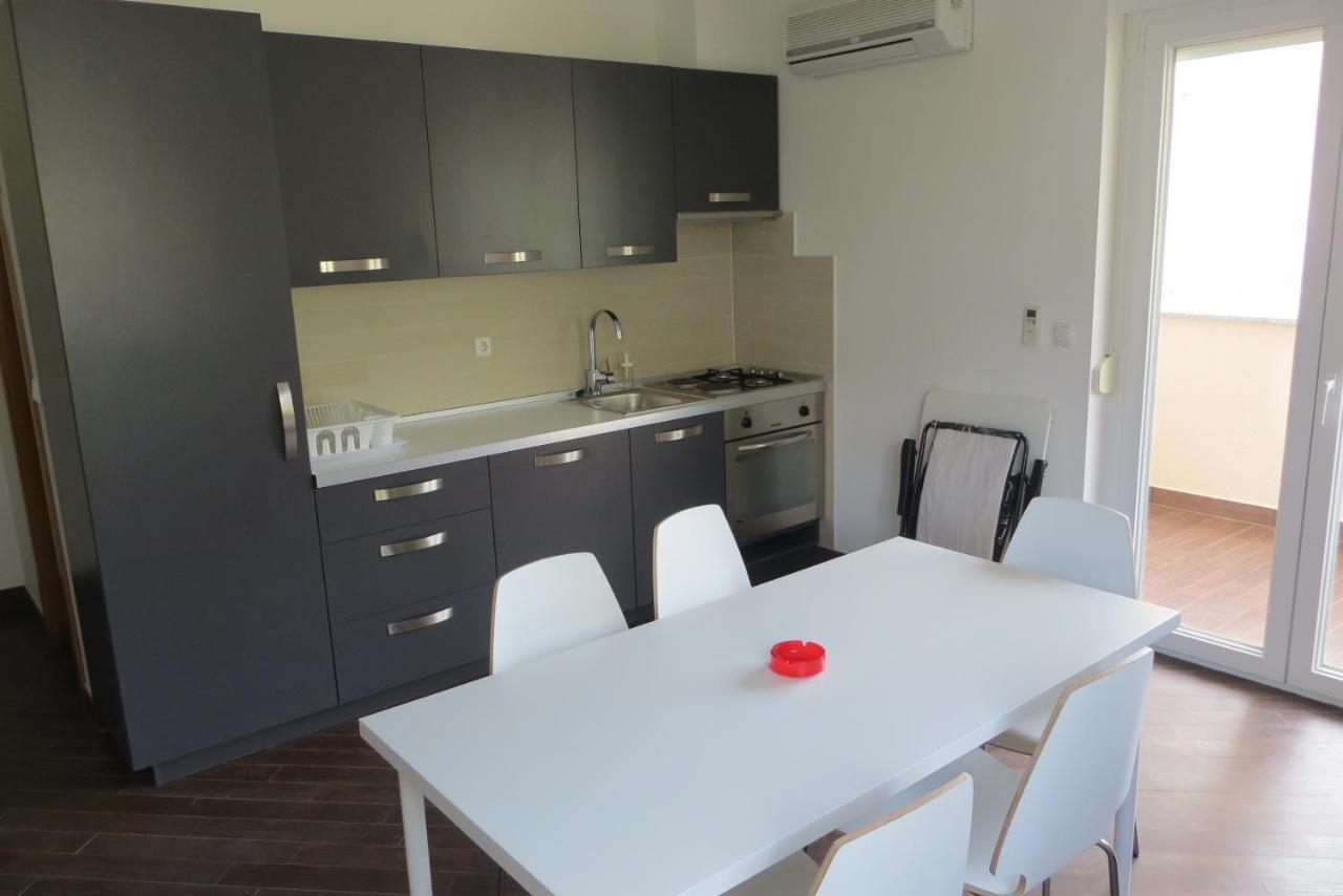 Mungos Apartment 策萨利卡 外观 照片
