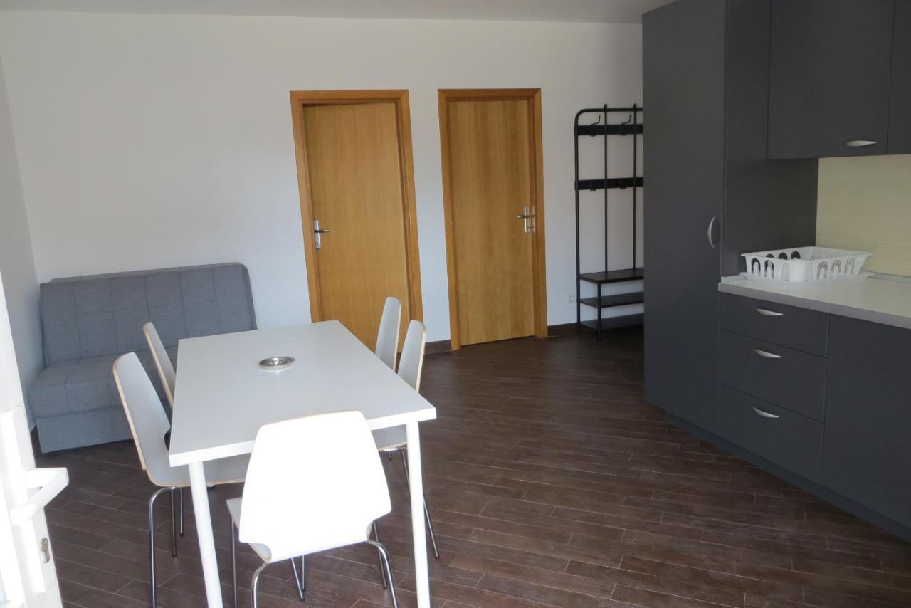 Mungos Apartment 策萨利卡 外观 照片