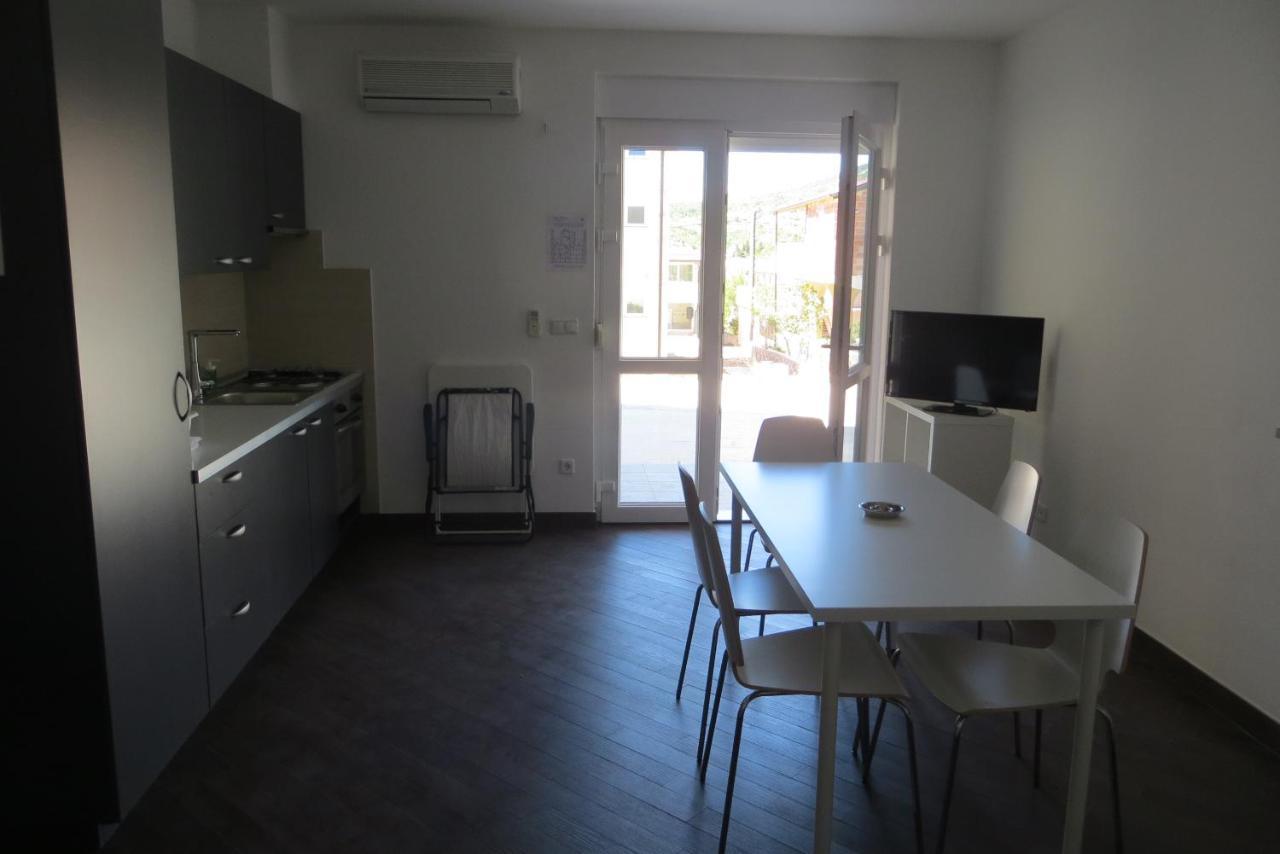 Mungos Apartment 策萨利卡 外观 照片