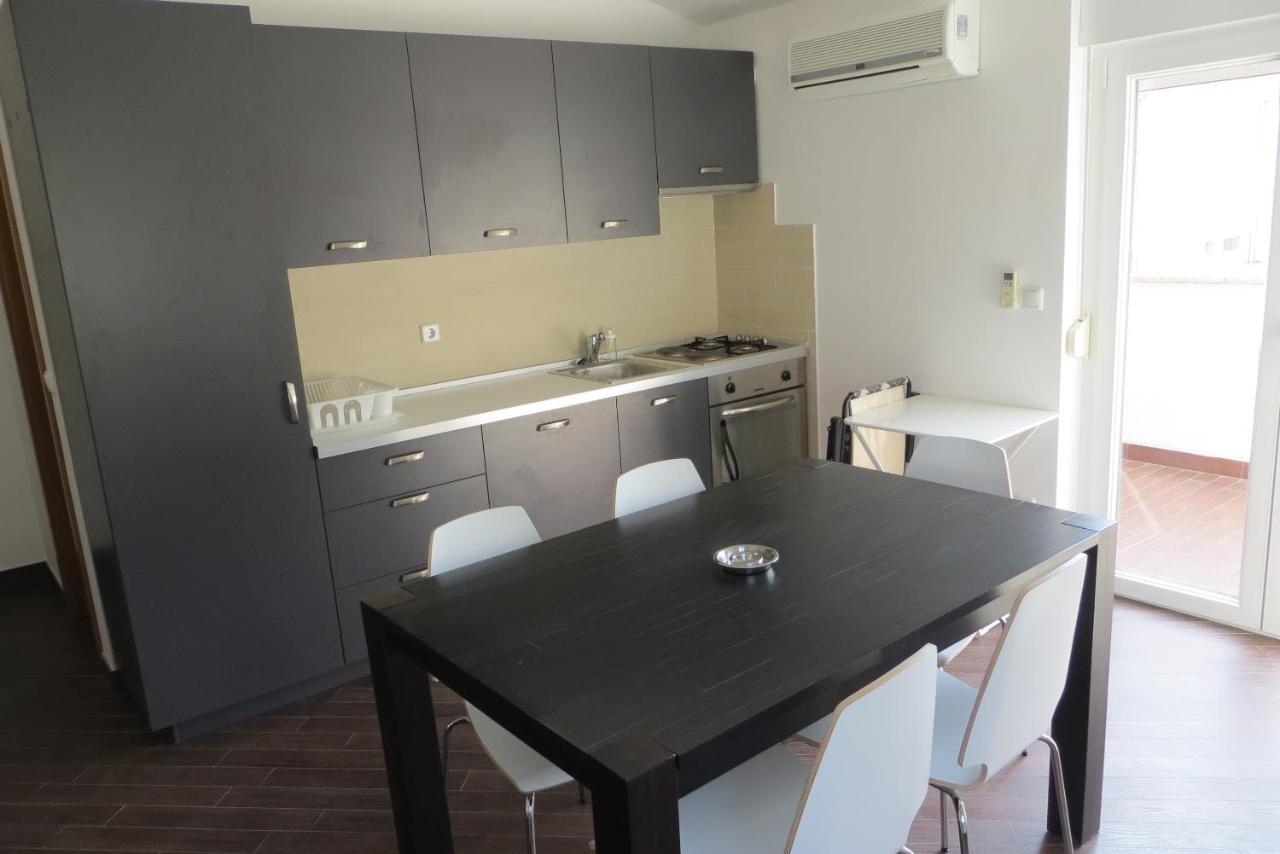 Mungos Apartment 策萨利卡 外观 照片